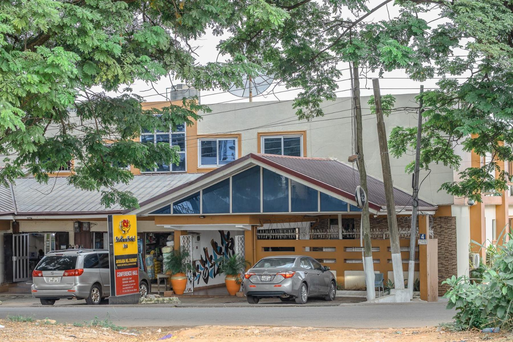 Stadium Hotel Kumasi Extérieur photo