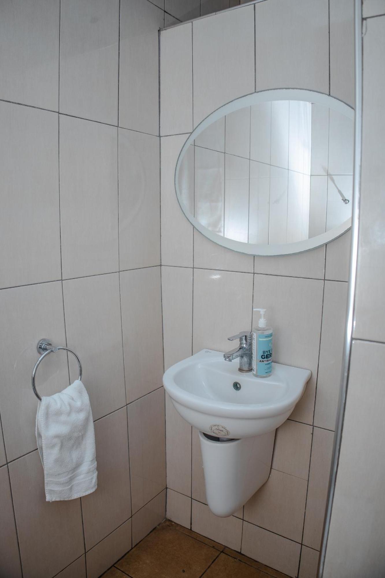Stadium Hotel Kumasi Extérieur photo