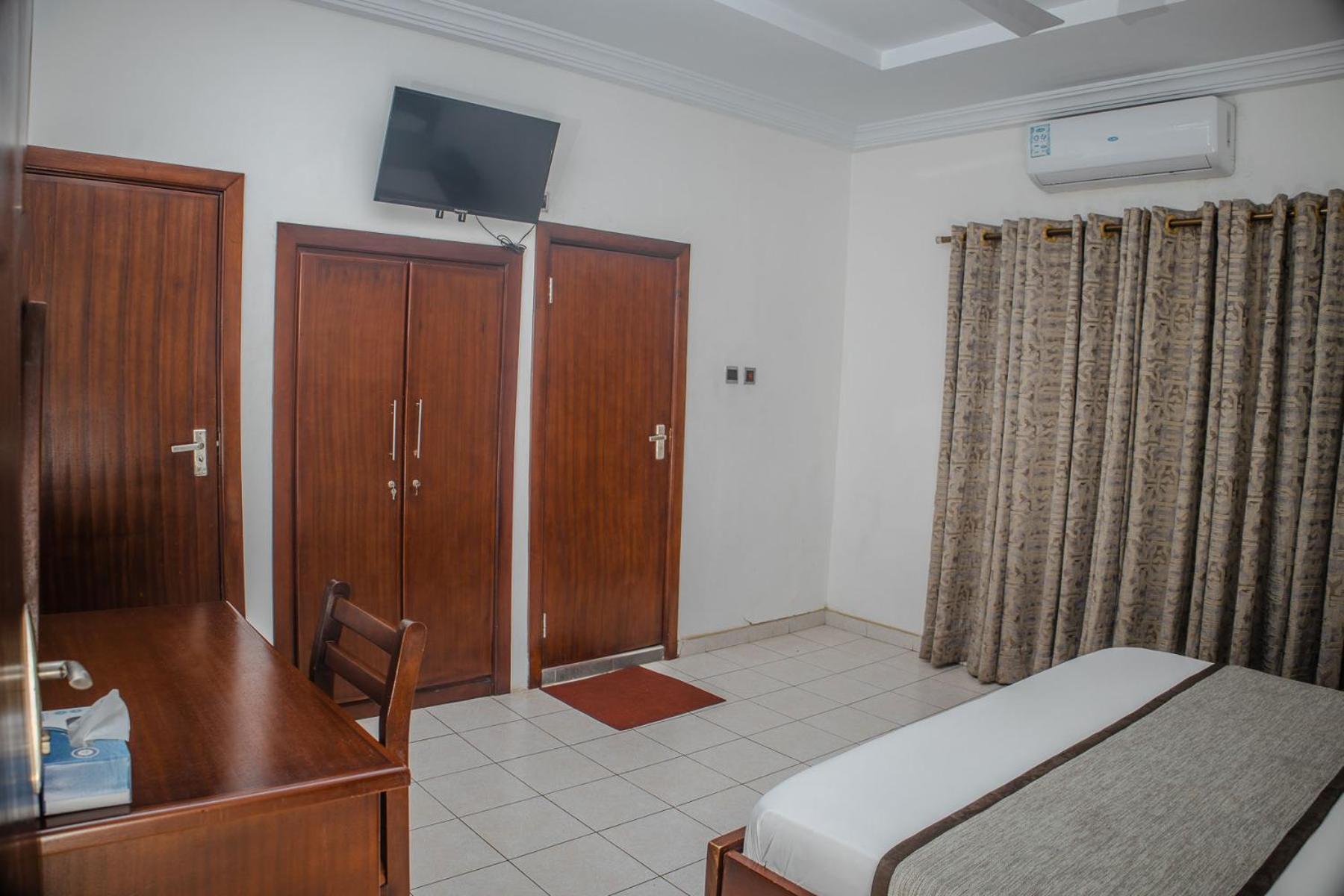 Stadium Hotel Kumasi Extérieur photo