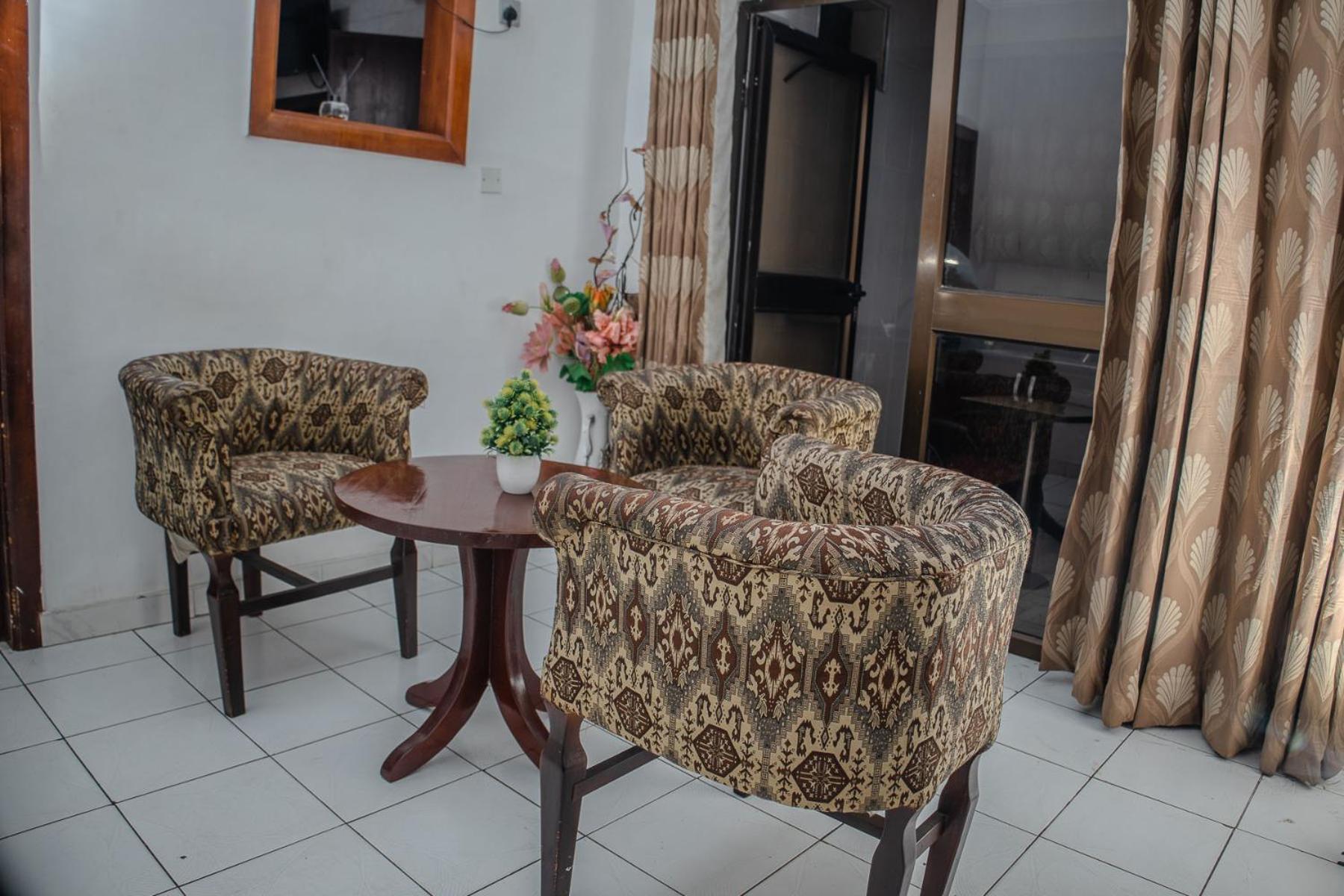 Stadium Hotel Kumasi Extérieur photo